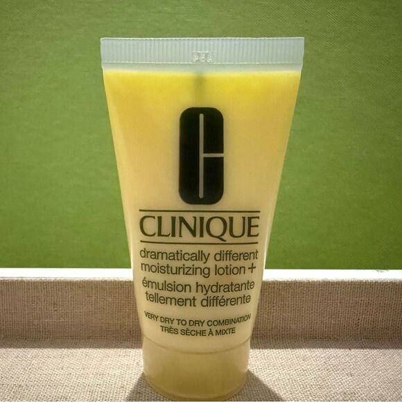 Clinique Dramatically Different Moisturizing Lotion+ 30ml – New Travel Size - Picture 9 of 15